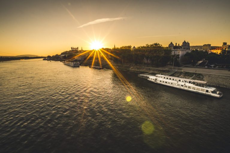 Bratislava Danube River Evening Sightseeing Cruise with Prosecco