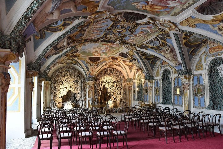 Castle, Cave and Classy Honey Wine Tasting