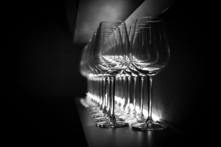 Wine tasting in the darkness