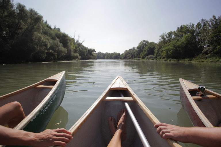 Canoe tour from Hainburg to Bratislava with barbecue